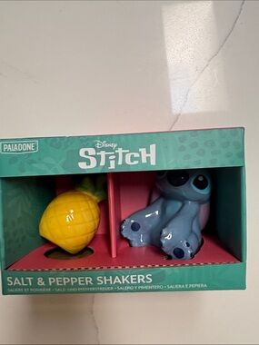 Disney, ceramic Lilo and stitch salt and pepper shaker set new